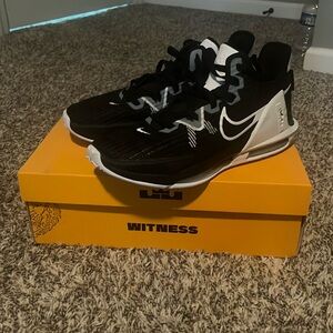 Worn once size 10 Nike lebron witness vi